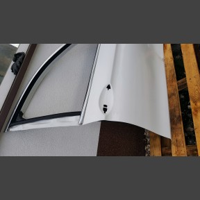 Drzwi PRAWE przód uszkodzone BMW F10 A300