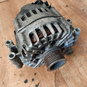 BMW X6 F10 F02 N63 ALTERNATOR 7603779